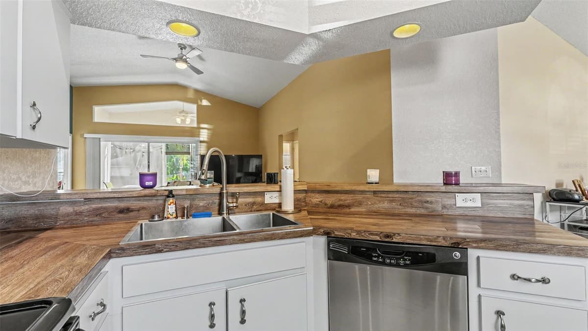 7493 BRIARBAY LOOP — photo 10 of 38