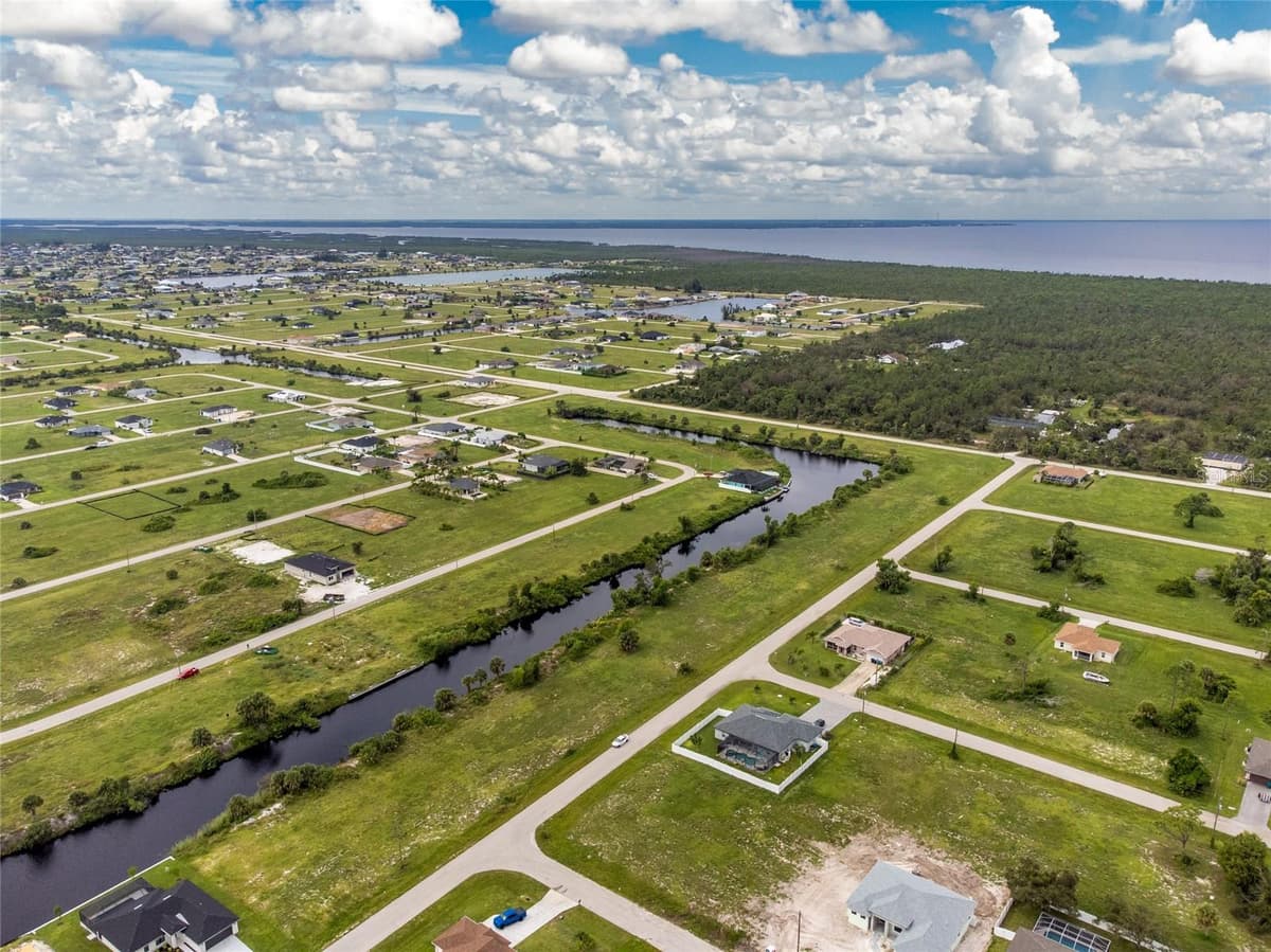 3902 41ST LANE — photo 18 of 31