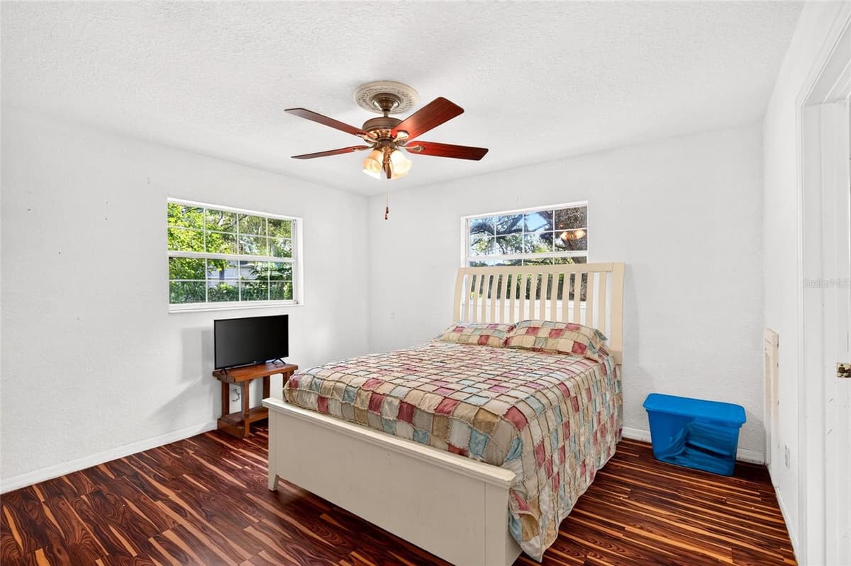 20934 THIRD AVENUE — photo 19 of 43