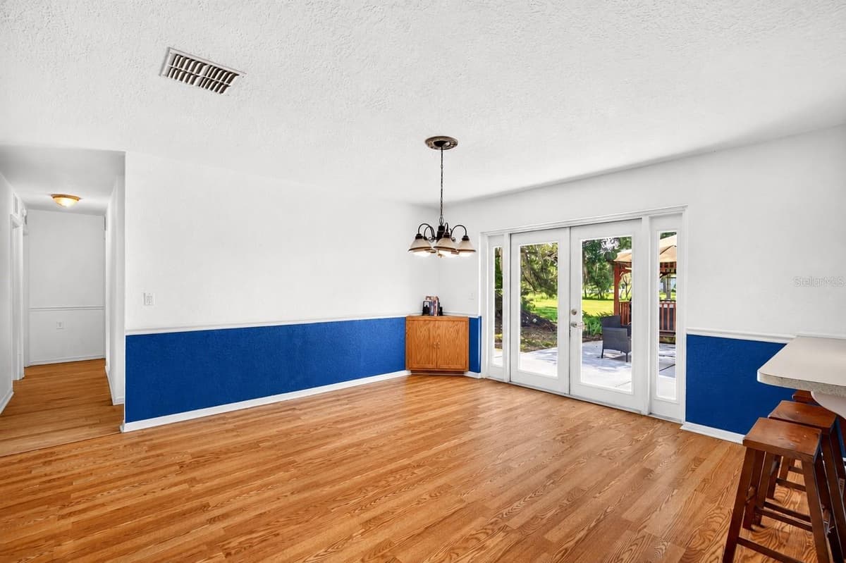 20934 THIRD AVENUE — photo 18 of 43