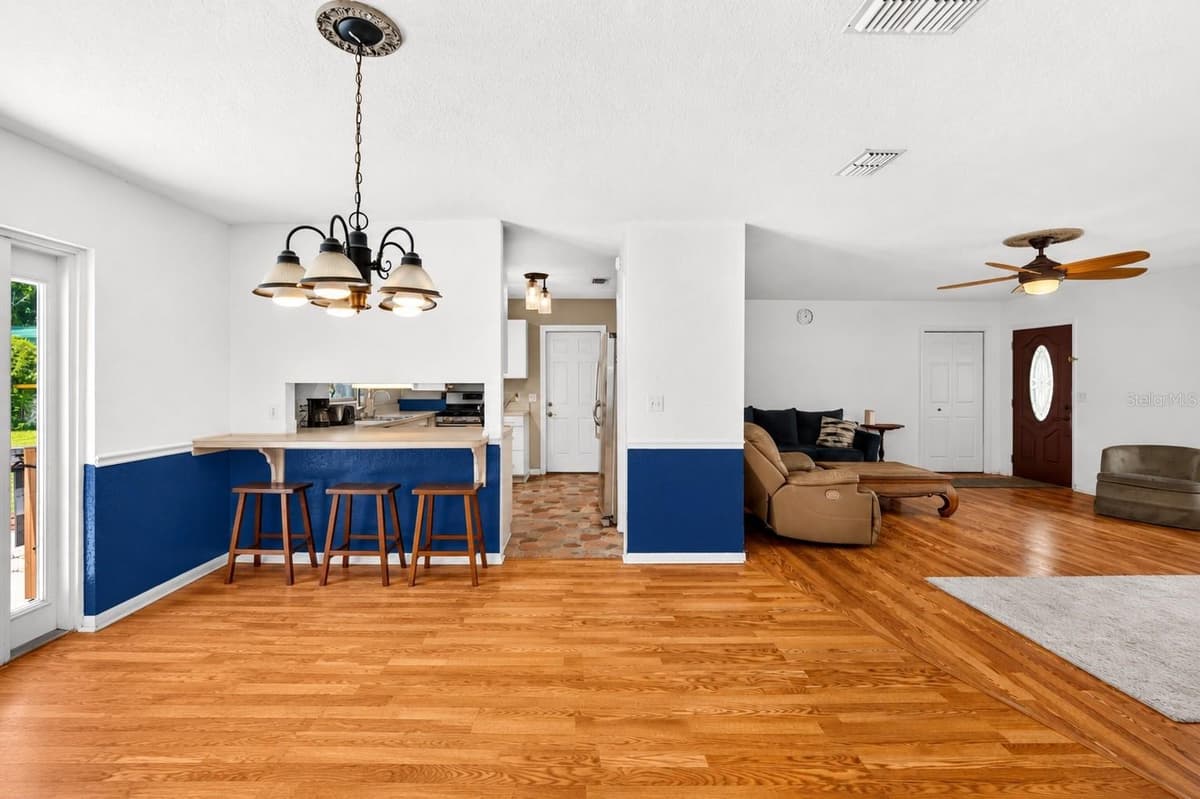 20934 THIRD AVENUE — photo 14 of 43