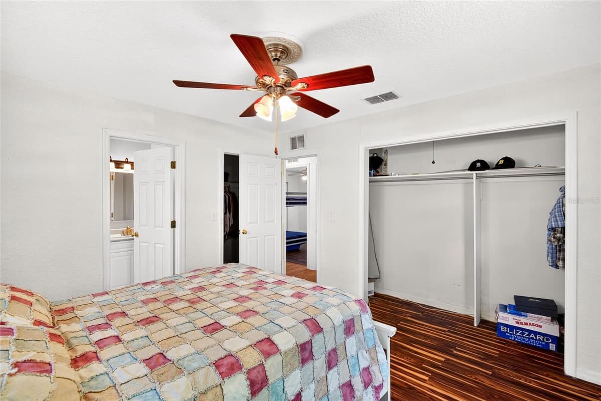20934 THIRD AVENUE — photo 20 of 43