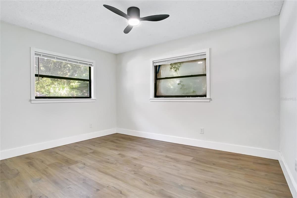 1221 FOREST CIRCLE — photo 12 of 21
