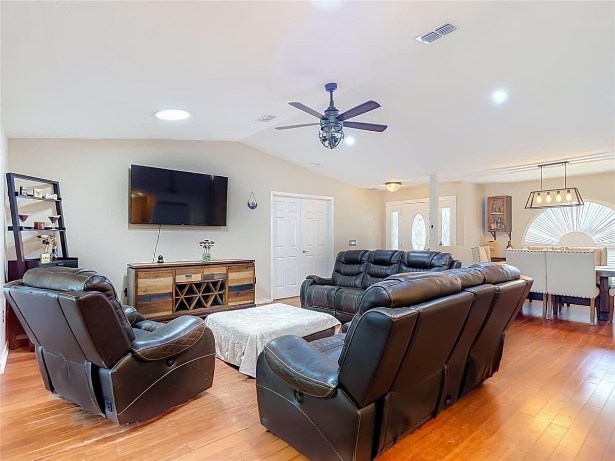 4539 MURCROSS LANE — photo 5 of 52
