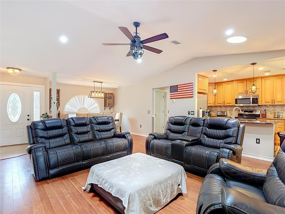 4539 MURCROSS LANE — photo 8 of 52