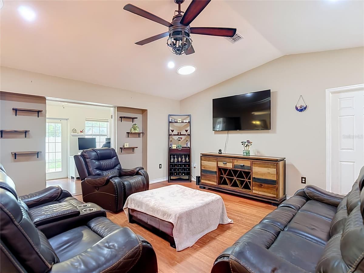 4539 MURCROSS LANE — photo 7 of 52