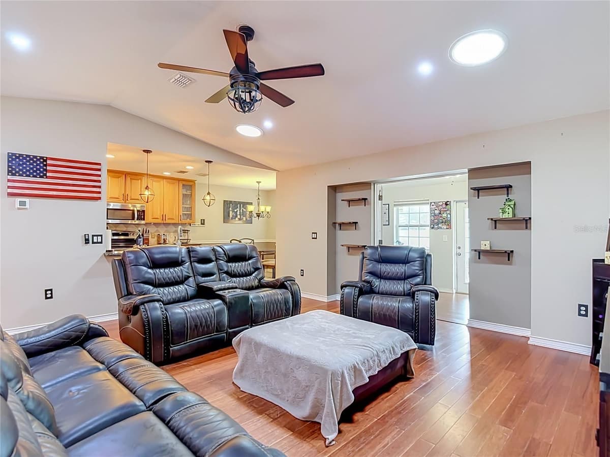 4539 MURCROSS LANE — photo 9 of 52