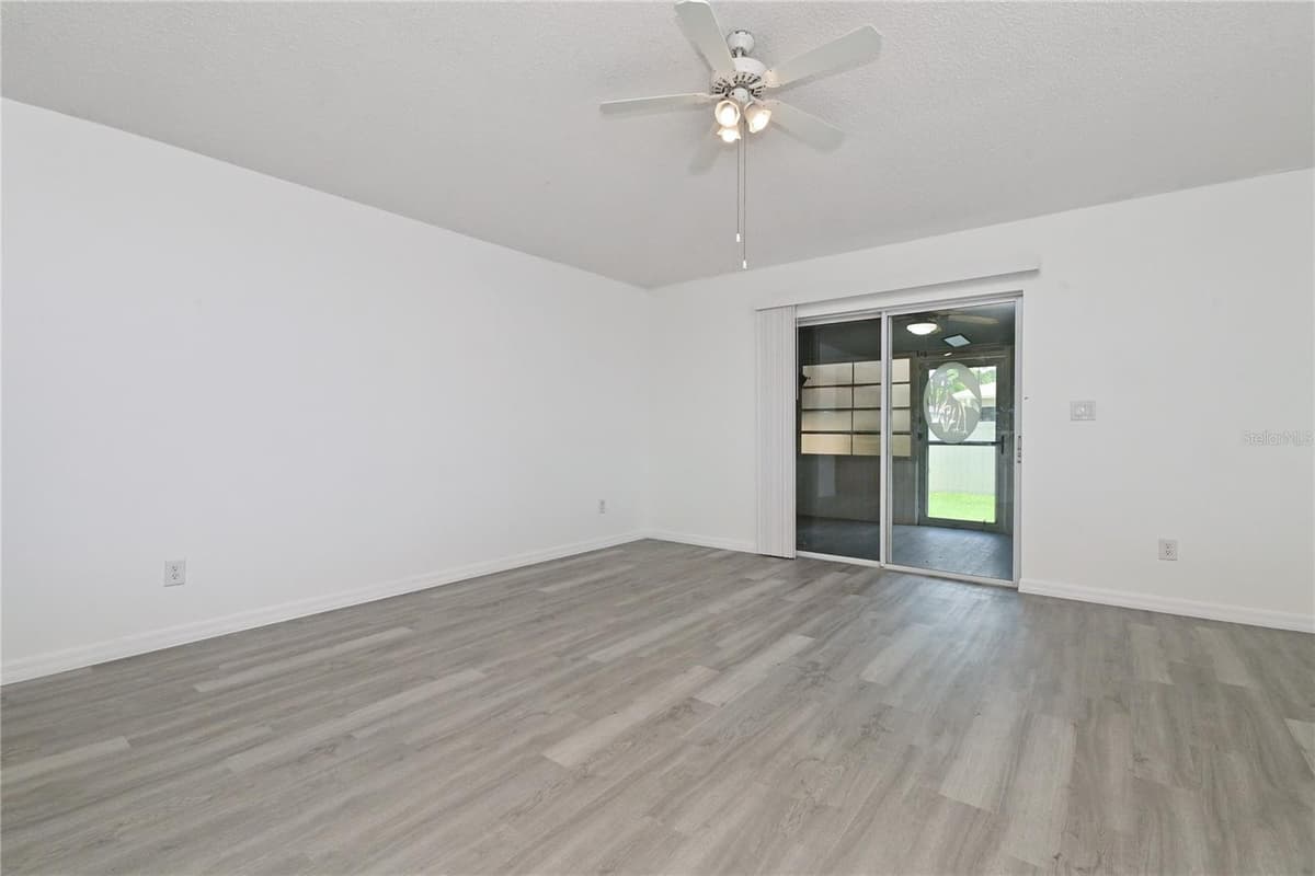 230 OAK BRANCH DRIVE — photo 16 of 31