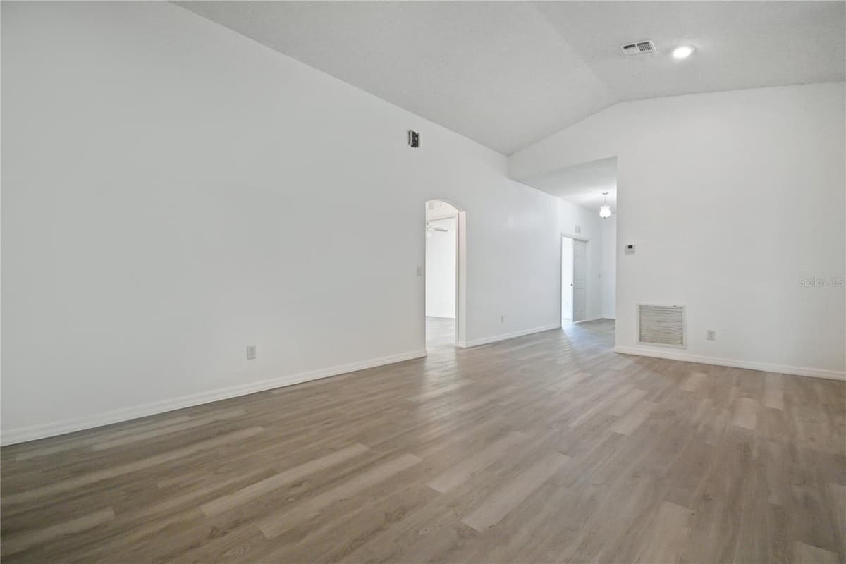230 OAK BRANCH DRIVE — photo 15 of 31