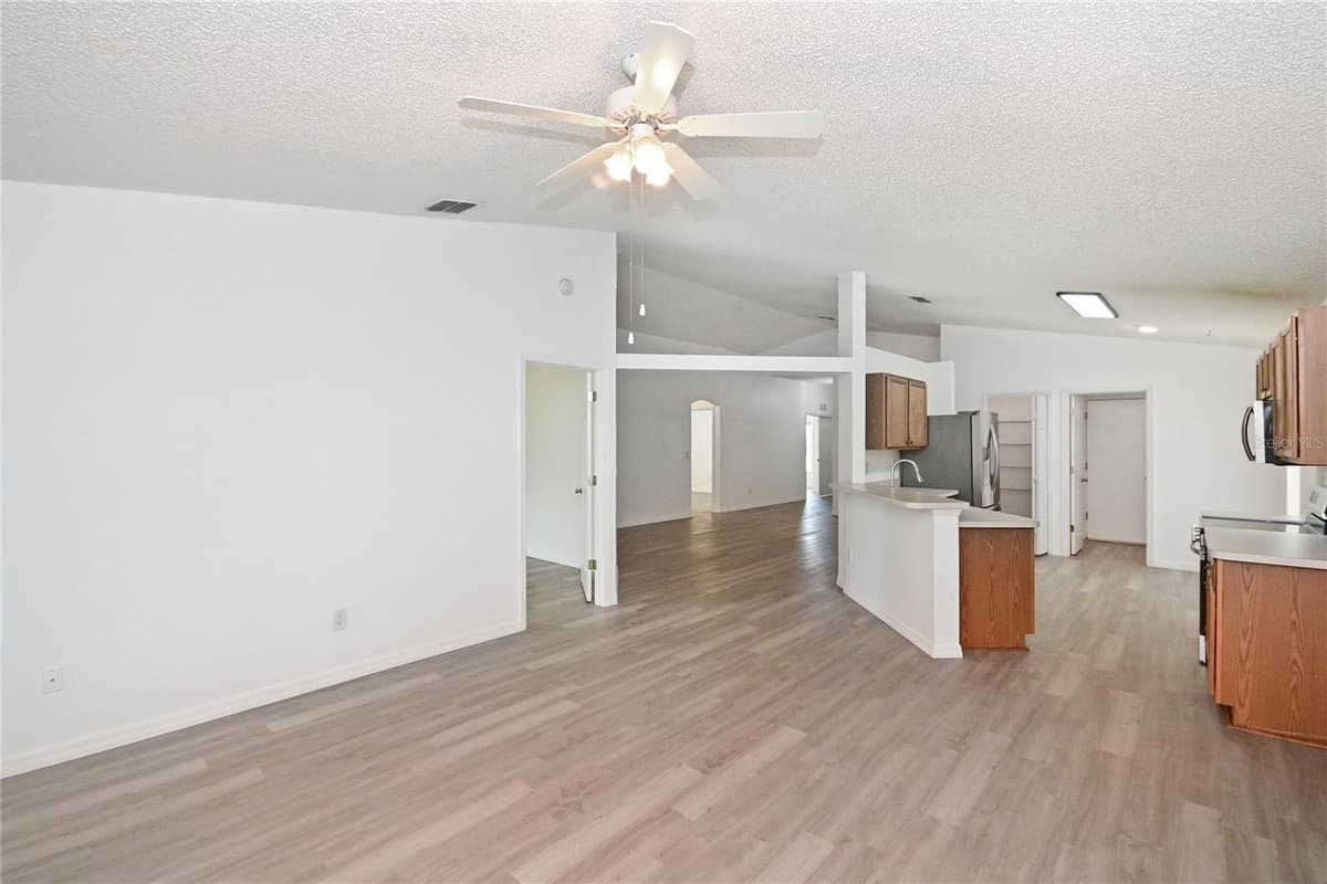230 OAK BRANCH DRIVE — photo 12 of 31