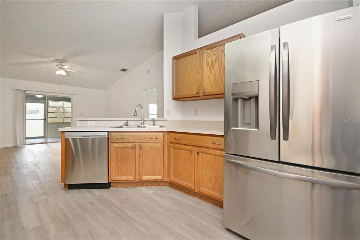230 OAK BRANCH DRIVE — photo 8 of 31