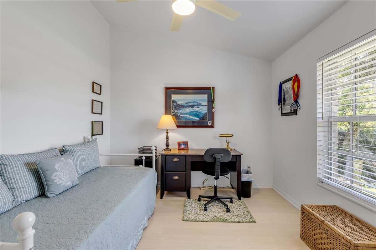 815 7TH AVENUE — photo 31 of 68