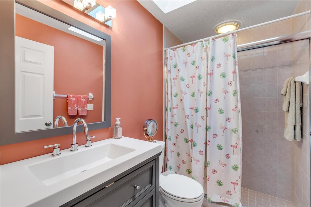 815 7TH AVENUE — photo 37 of 68