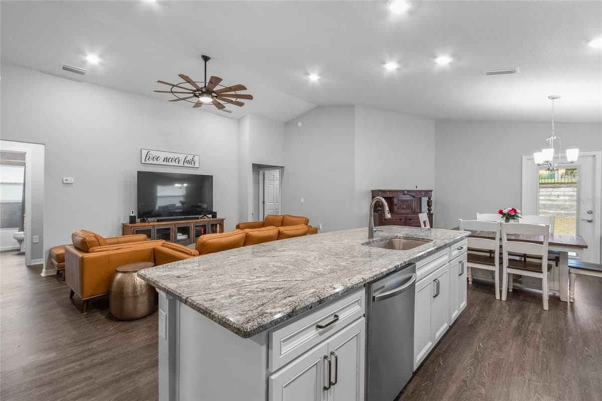 2311 SUNSET WAY — photo 5 of 25