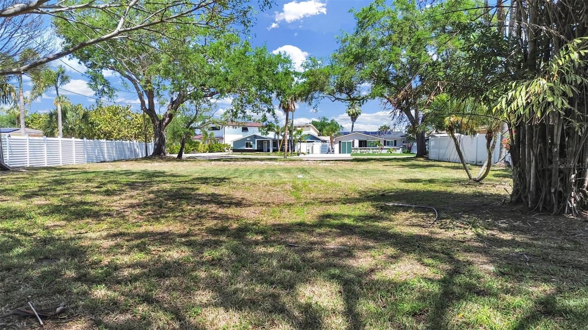 5438 BAYOU GRANDE BOULEVARD — photo 8 of 25