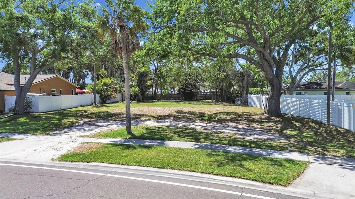5438 BAYOU GRANDE BOULEVARD — photo 2 of 25