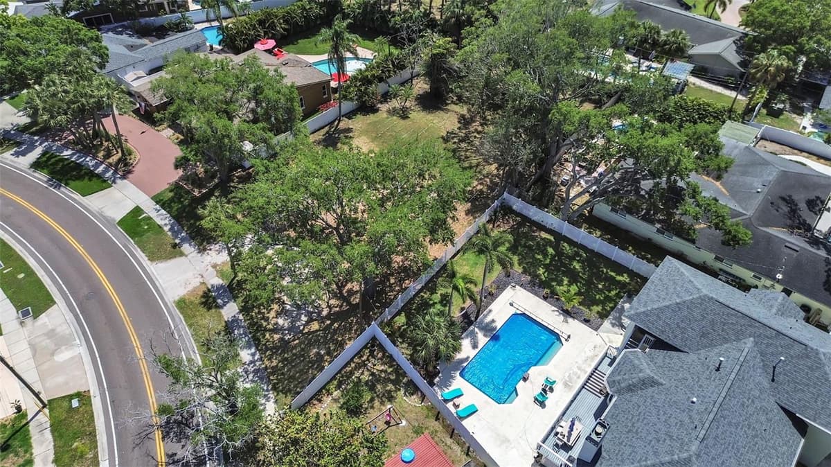 5438 BAYOU GRANDE BOULEVARD — photo 24 of 25