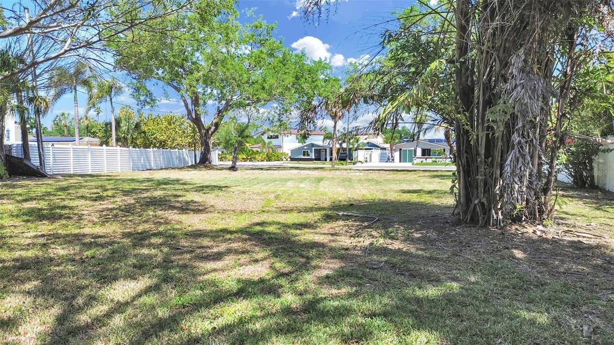 5438 BAYOU GRANDE BOULEVARD — photo 7 of 25