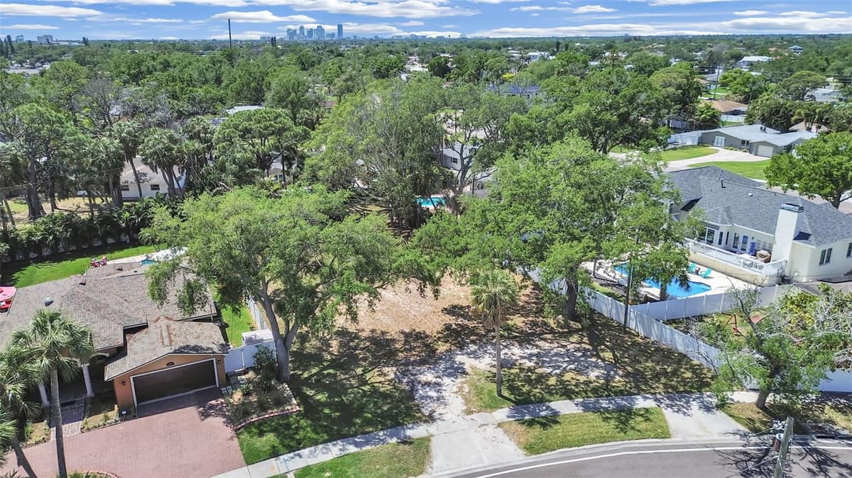 5438 BAYOU GRANDE BOULEVARD — photo 10 of 25