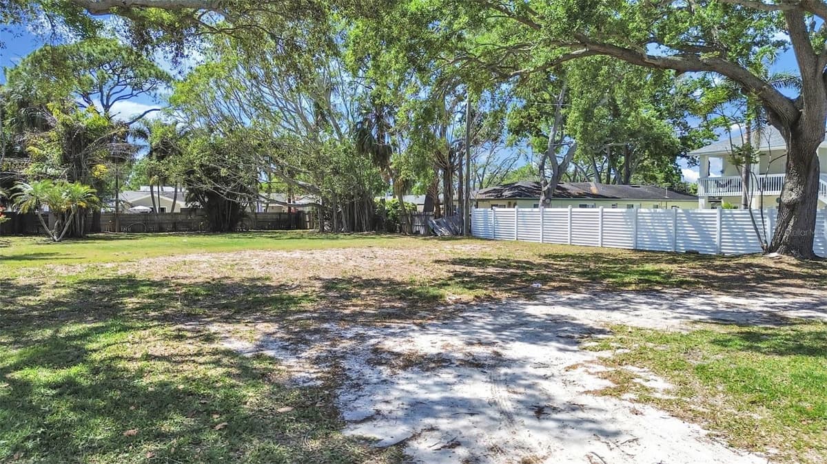 5438 BAYOU GRANDE BOULEVARD — photo 4 of 25