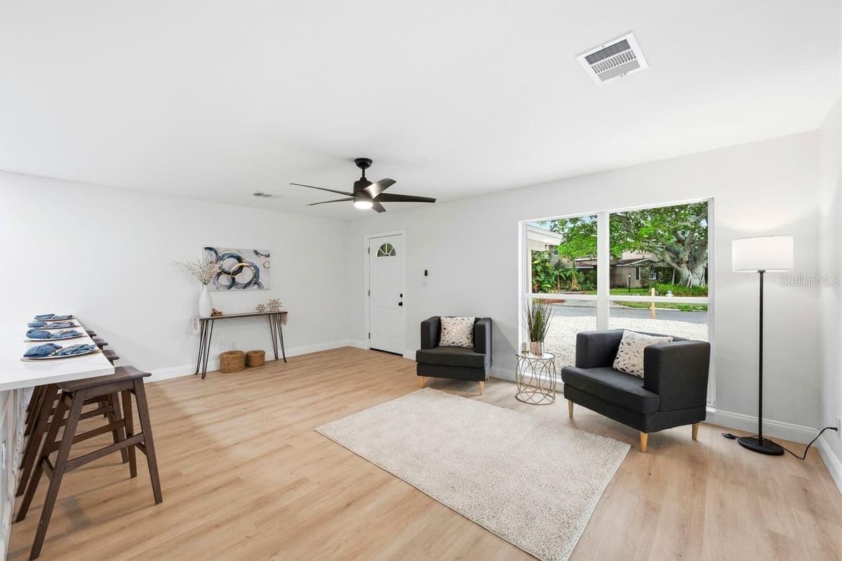 6324 CASE AVENUE — photo 4 of 29