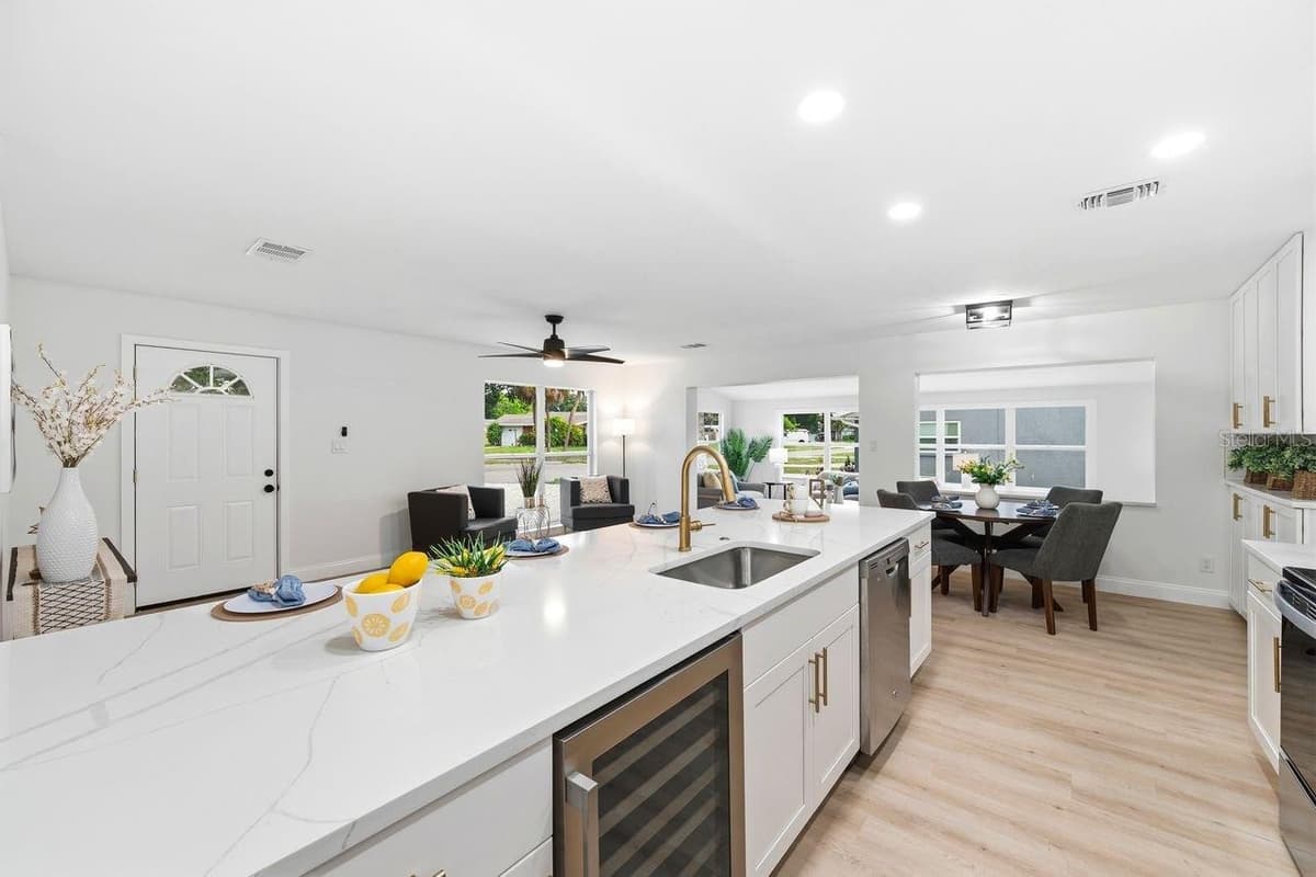 6324 CASE AVENUE — photo 9 of 29