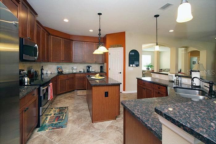 1195 LATTIMORE DRIVE — photo 4 of 37
