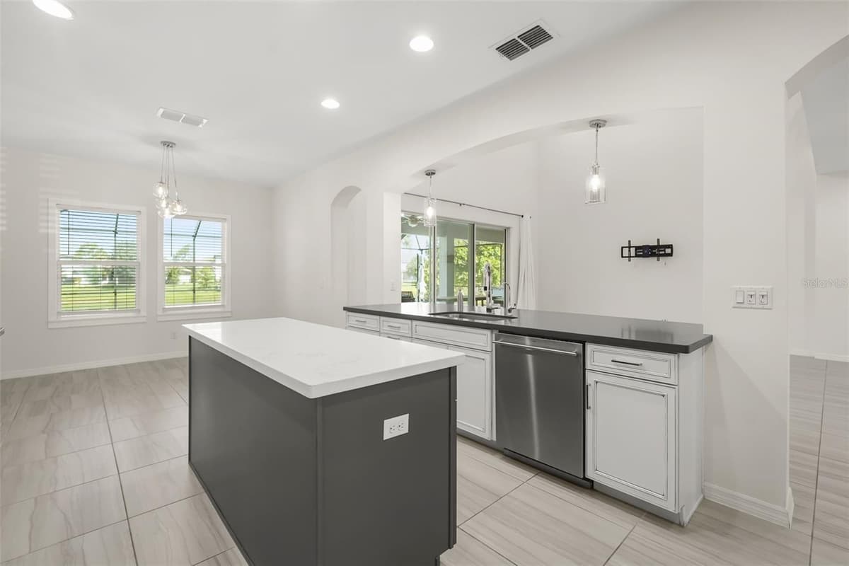 7389 JOHN HANCOCK DRIVE — photo 14 of 43