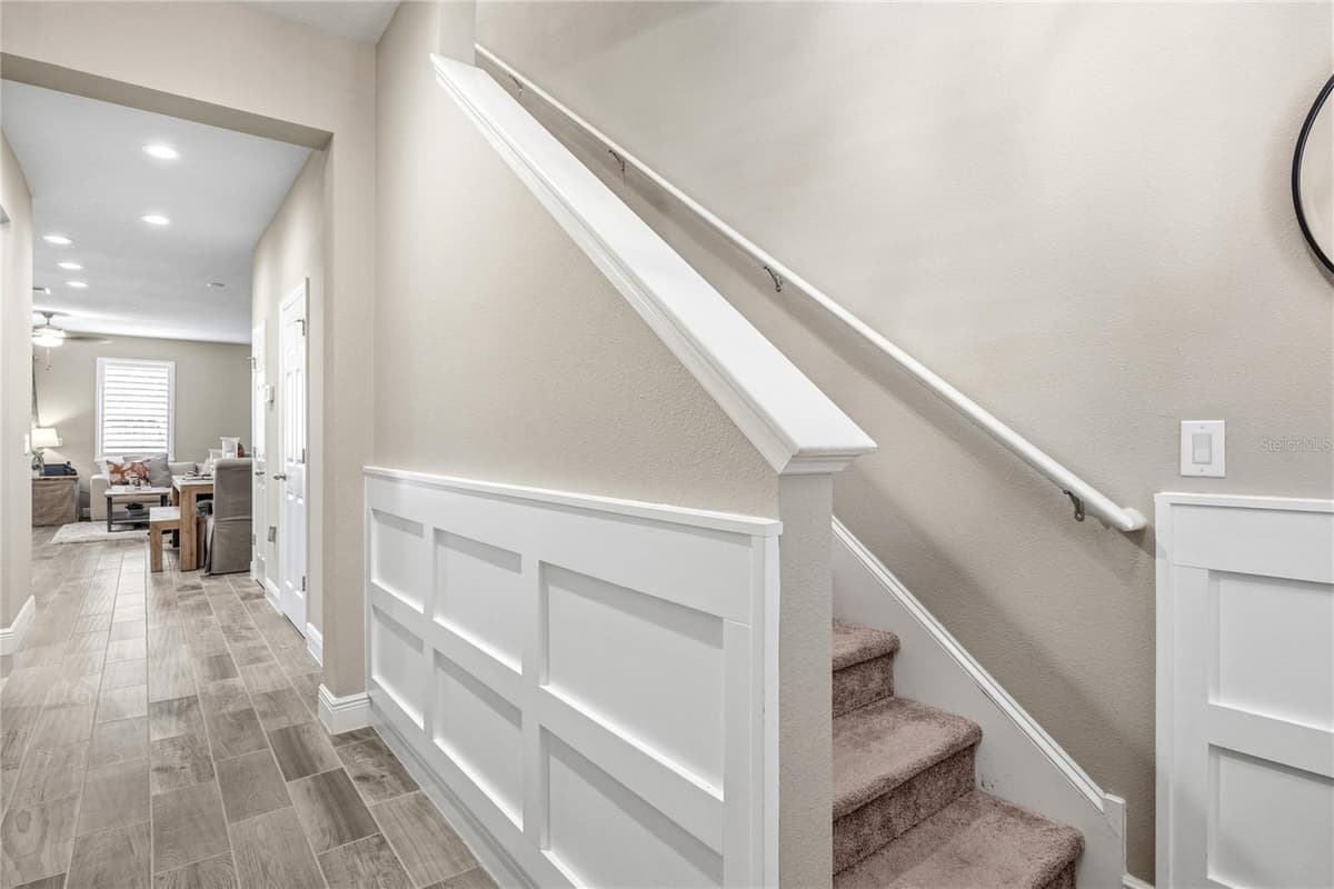 18892 ULMUS STREET — photo 3 of 34