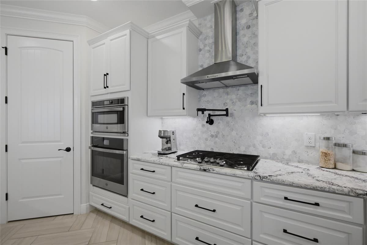 34119 EVERGREEN HILL COURT — photo 12 of 58