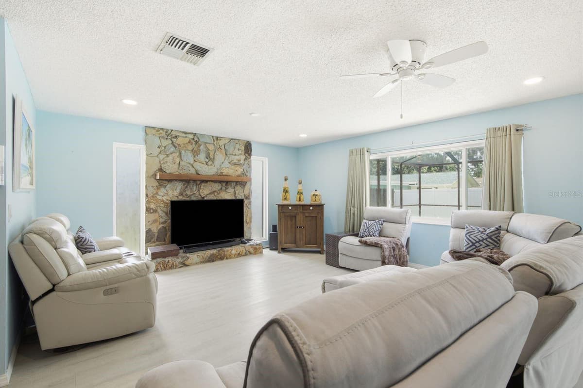 3047 CASCADE DRIVE — photo 16 of 51