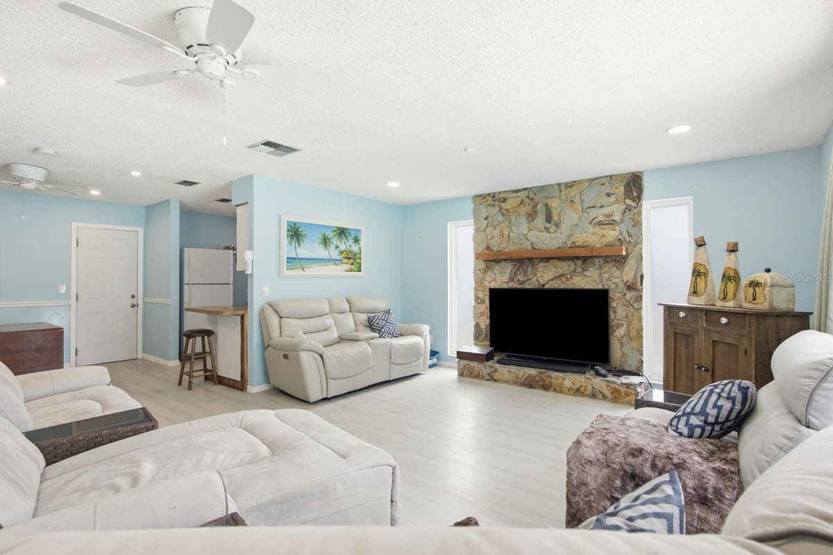 3047 CASCADE DRIVE — photo 17 of 51
