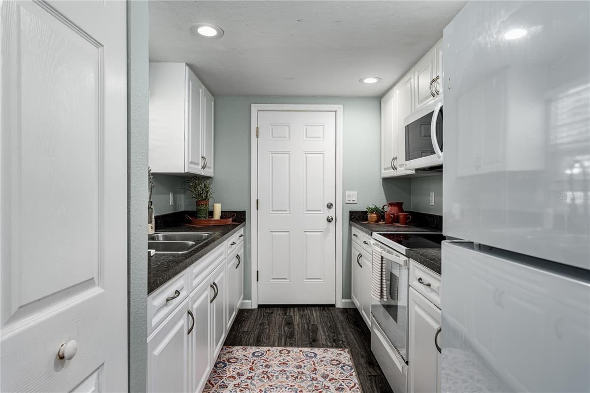 3504 38TH STREET — photo 3 of 24