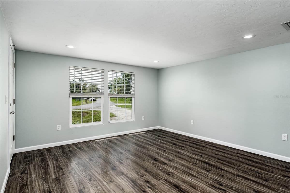 3504 38TH STREET — photo 5 of 24
