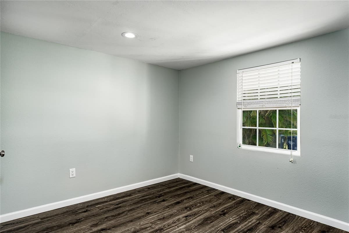 3504 38TH STREET — photo 14 of 24