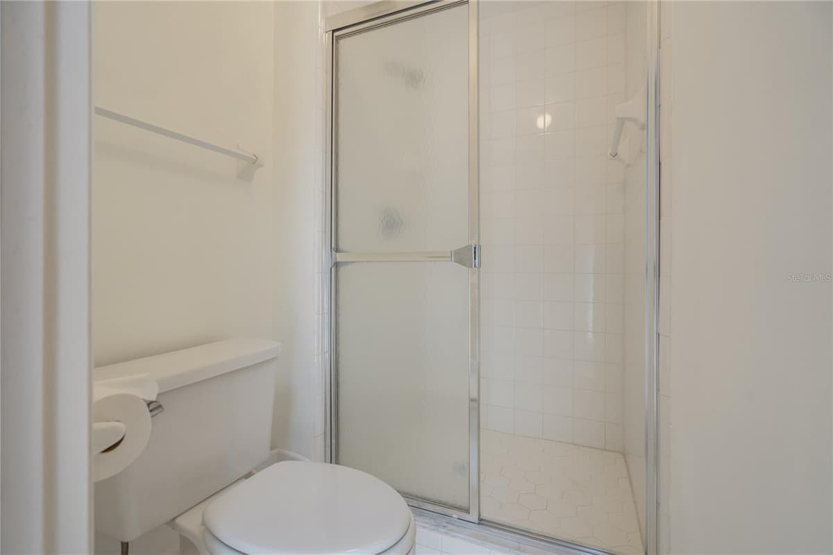 254 GLENBRIAR CIRCLE — photo 15 of 42