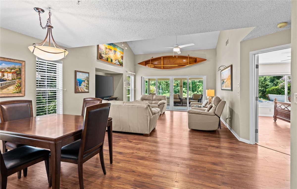 254 GLENBRIAR CIRCLE — photo 11 of 42