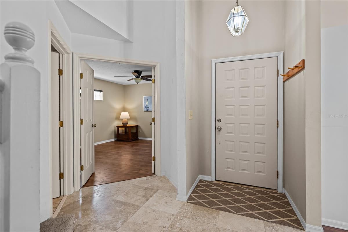 254 GLENBRIAR CIRCLE — photo 3 of 42