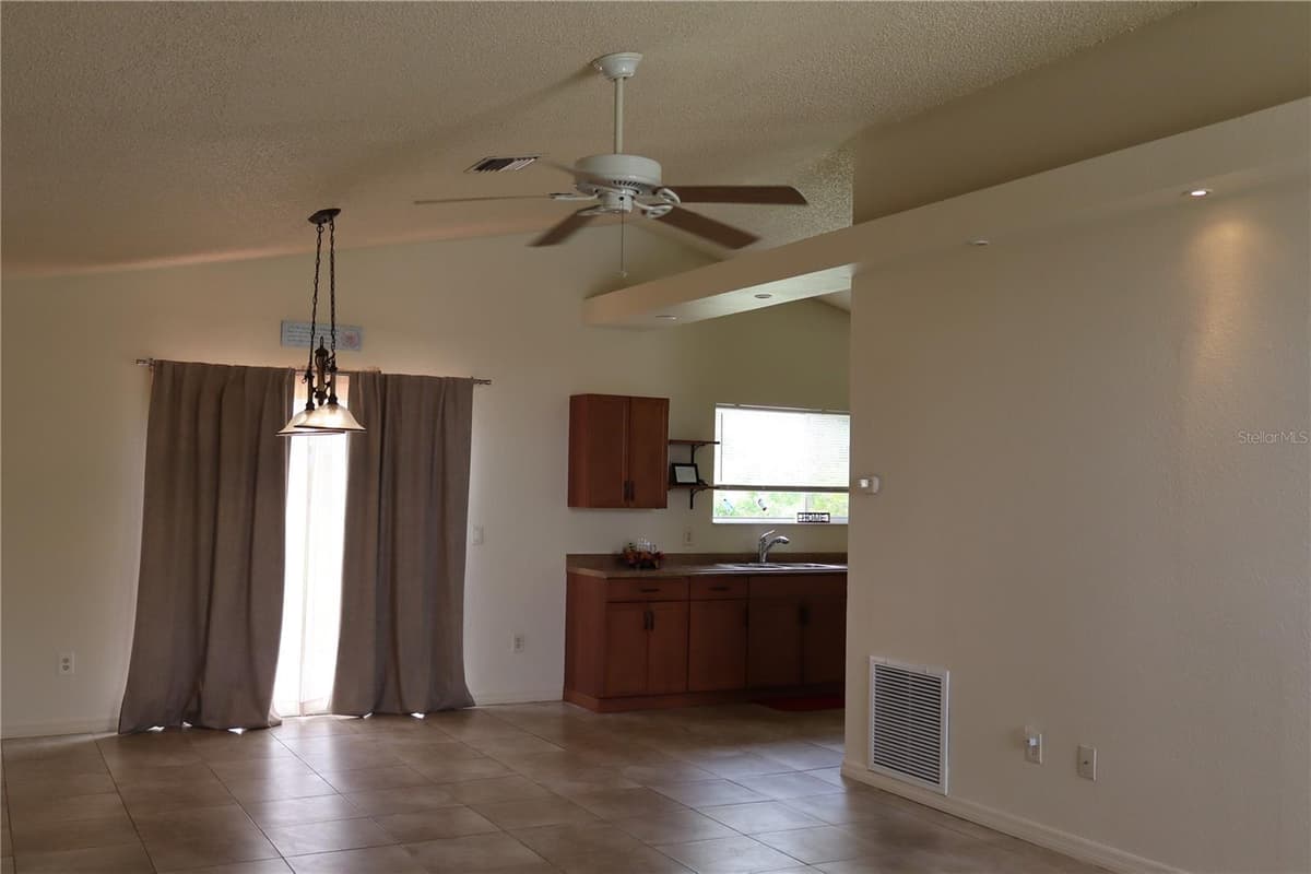 13339 COPPER AVENUE — photo 13 of 49