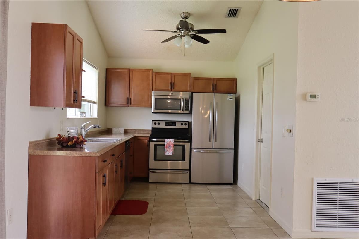 13339 COPPER AVENUE — photo 12 of 49