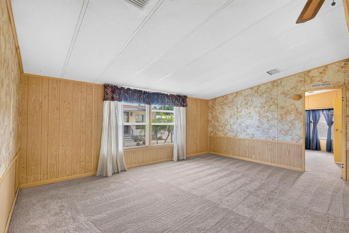 9107 34TH AVENUE — photo 35 of 49
