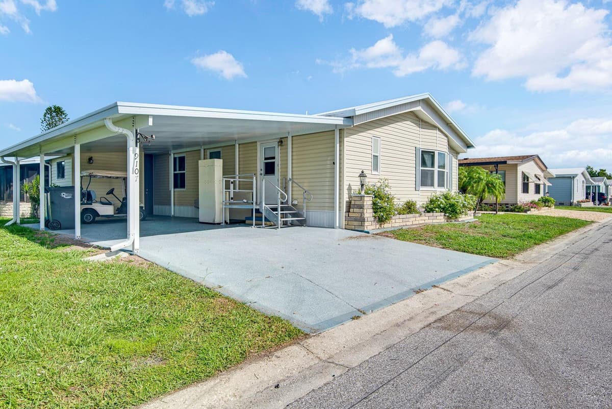 9107 34TH AVENUE — photo 8 of 49