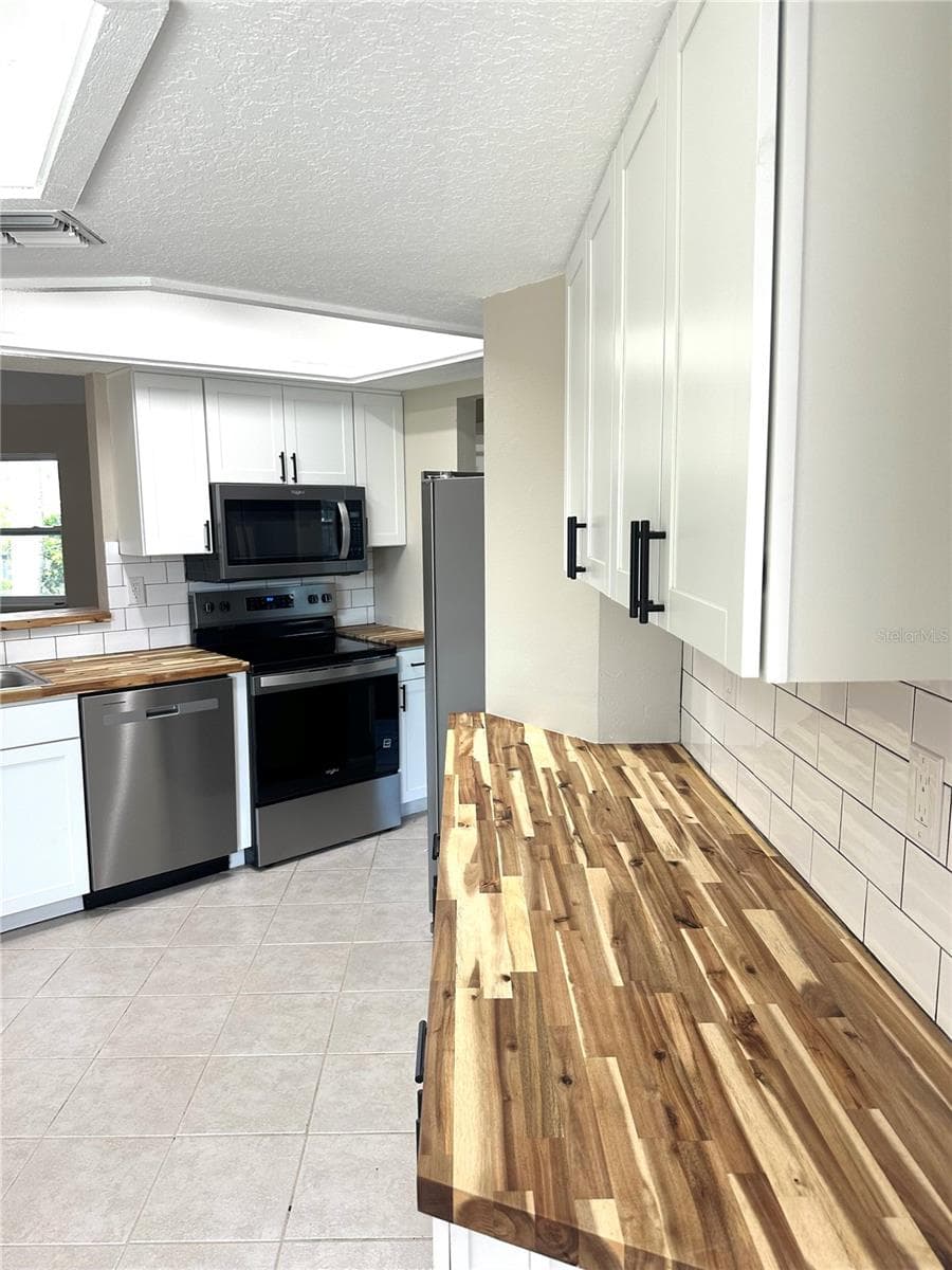 2378 CANFIELD DRIVE — photo 10 of 32