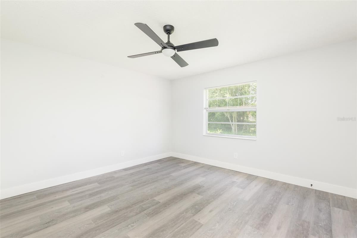 902 SHANGRI LA DRIVE — photo 19 of 30