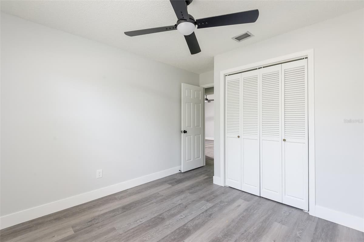 902 SHANGRI LA DRIVE — photo 15 of 30