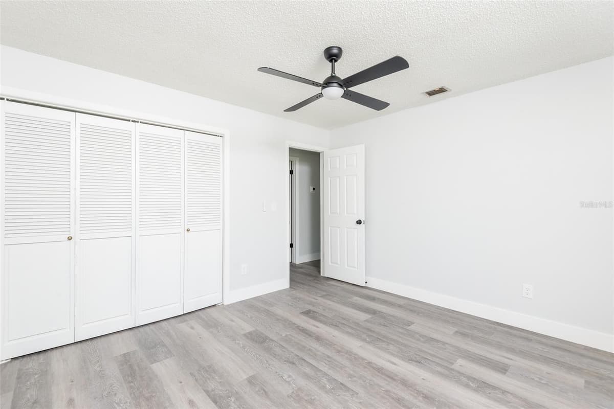 902 SHANGRI LA DRIVE — photo 18 of 30