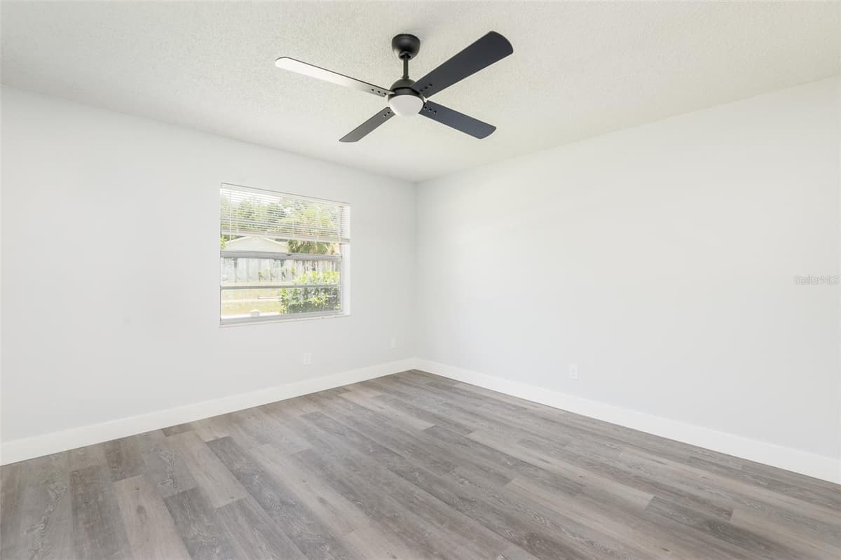 902 SHANGRI LA DRIVE — photo 17 of 30