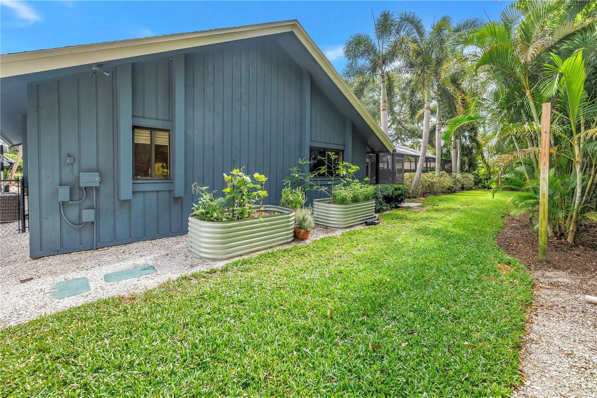 2837 SABER DRIVE — photo 88 of 93