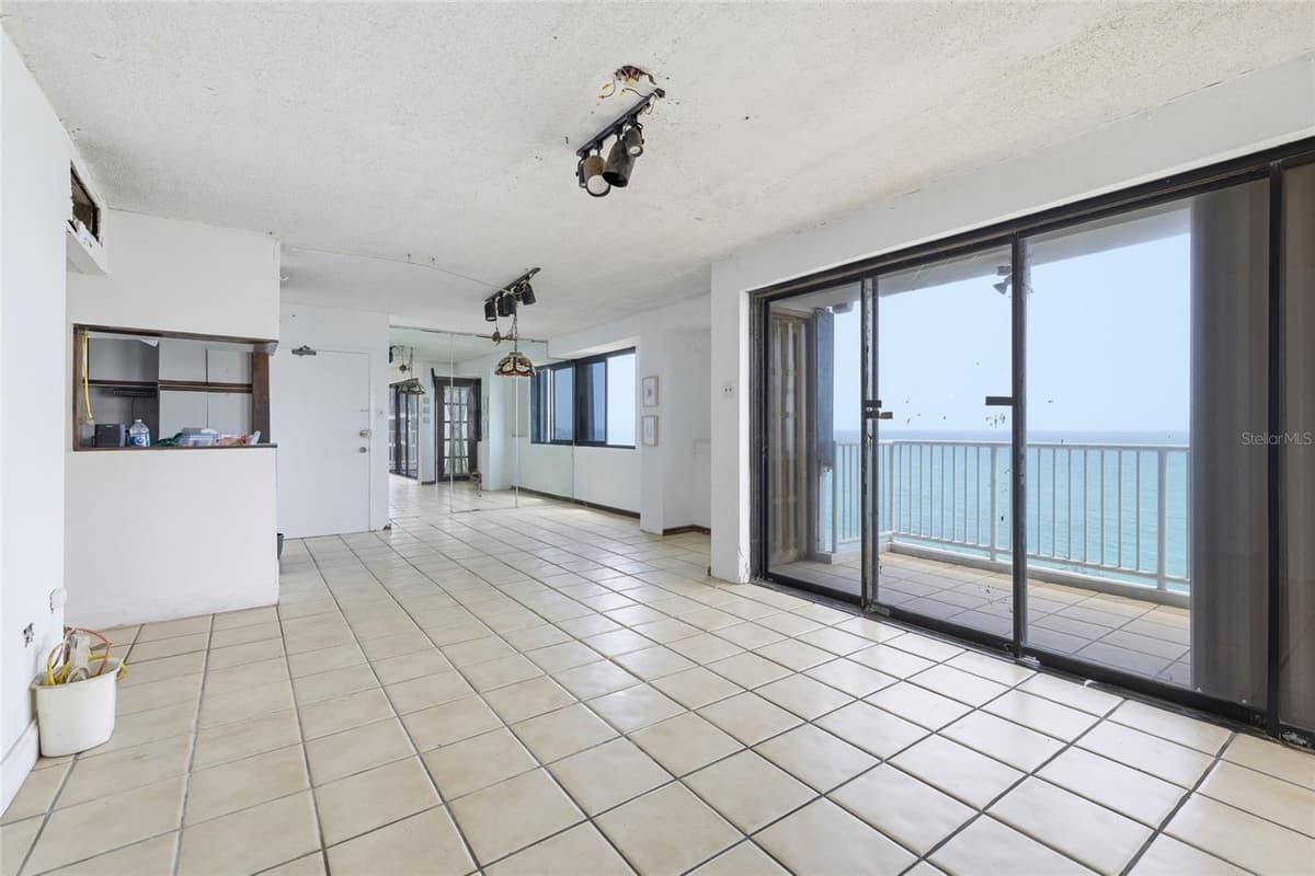 4633 ISLA VERDE AVE — photo 4 of 27