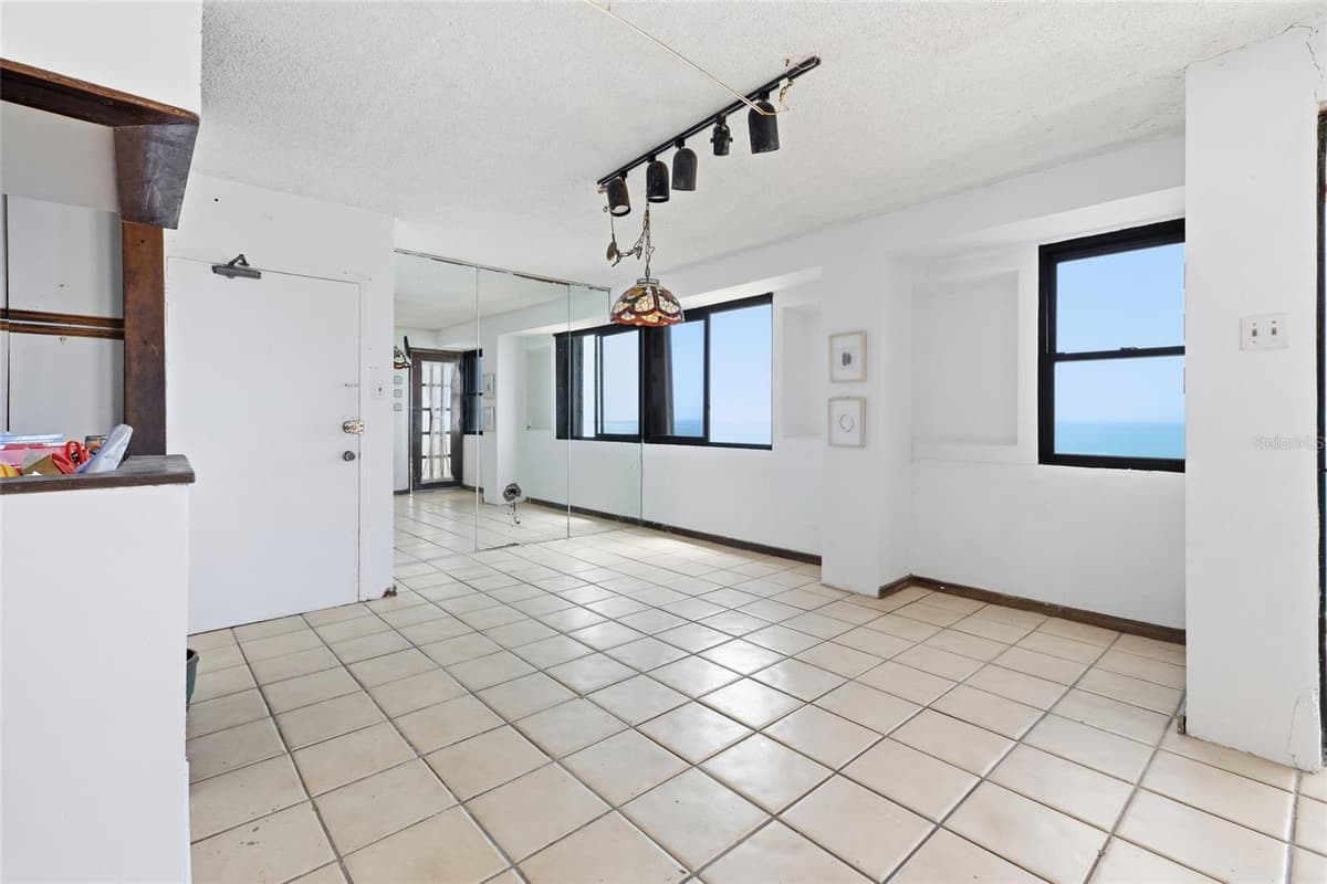 4633 ISLA VERDE AVE — photo 3 of 27